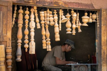 découvrez l'artisanat d'exception alliant savoir-faire traditionnel et créativité pour des réalisations uniques et authentiques.