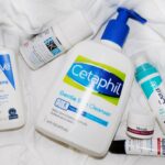 découvrez une routine quotidienne de soins de la peau adaptée à tous les types de peau pour un teint éclatant et une peau saine.