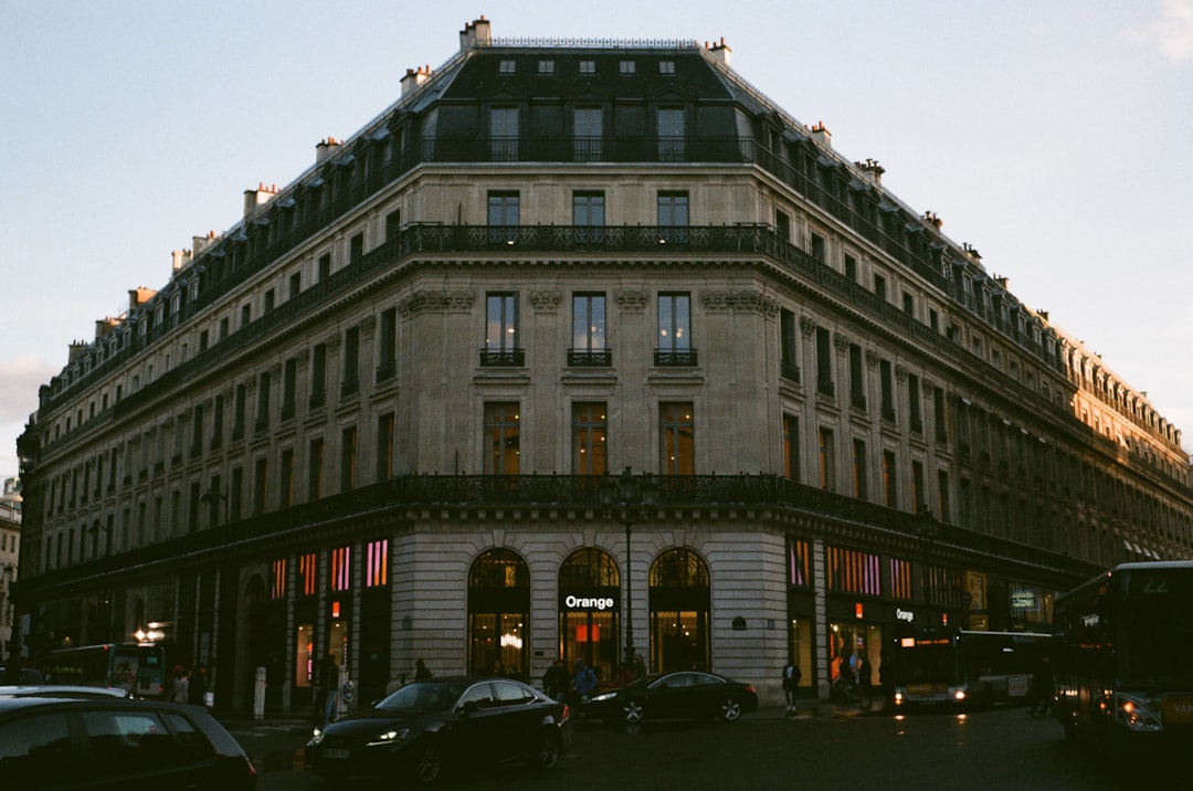 découvrez les meilleures adresses de pop-up stores à paris pour des expériences shopping uniques et éphémères. ne manquez pas les tendances exclusives !