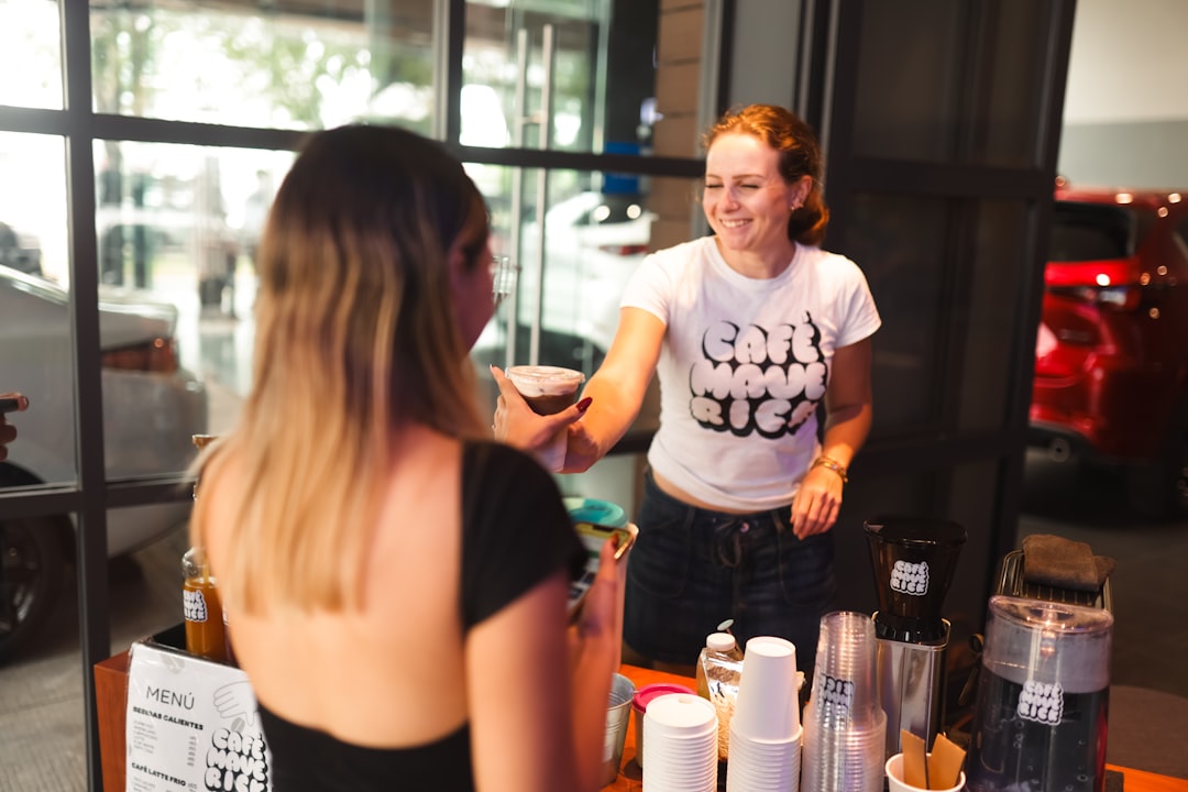 découvrez notre pop-up shop unique proposant des produits exclusifs et des expériences éphémères pour tous les goûts. rejoignez-nous pour un shopping temporaire inoubliable !