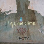 découvrez la loi anti-fast-fashion visant à réduire l'impact environnemental et social de l'industrie textile en promouvant une mode durable et responsable.