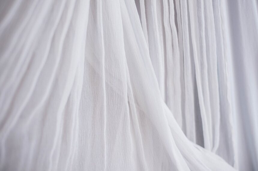 découvrez l'élégance et le savoir-faire exceptionnel de la haute couture, où chaque création est une œuvre d'art unique alliant luxe et créativité.