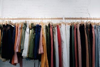 découvrez la mode durable : alliez style et respect de l'environnement grâce à des vêtements éthiques, écologiques et fabriqués de manière responsable.