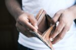 découvrez tout sur la faillite : définition, causes, conséquences et solutions pour gérer une situation financière difficile.