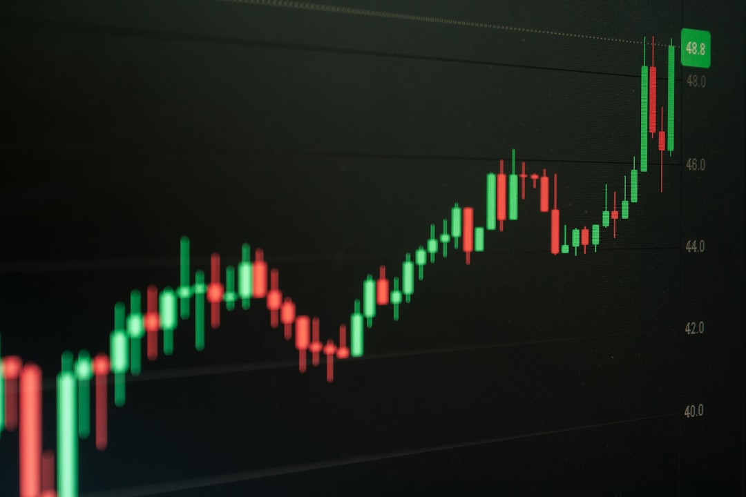 découvrez les enjeux et solutions liés à la crise du mid-market, un segment crucial pour l'économie qui fait face à des défis majeurs.