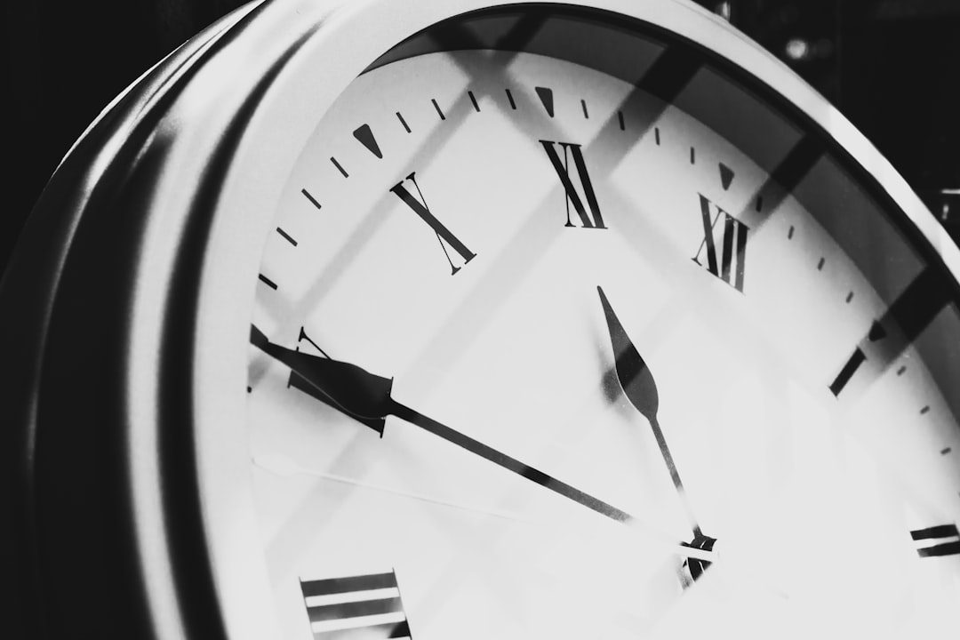 découvrez les avantages de la réduction du temps de travail pour améliorer l'équilibre vie professionnelle et personnelle, augmenter la productivité et favoriser le bien-être des employés.