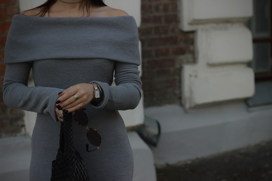 découvrez les lois et régulations entourant la fast-fashion, leur impact sur l'industrie et les enjeux éthiques liés à la mode rapide.