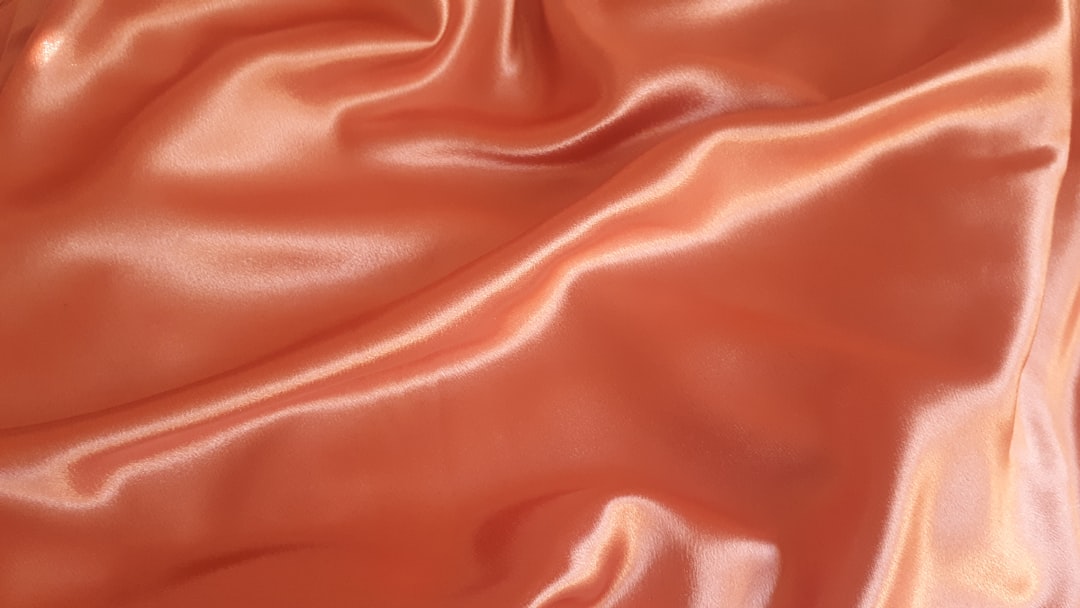 découvrez tout sur le polyester, une fibre synthétique polyvalente utilisée dans la mode, l'ameublement et bien plus. apprenez ses avantages, ses usages et ses caractéristiques uniques.