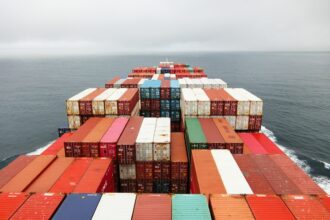 découvrez nos tarifs d'expédition clairs et compétitifs pour livrer vos commandes rapidement et en toute sécurité.