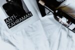 découvrez la loi anti-fast-fashion, conçue pour lutter contre la production de masse de vêtements à bas coût et promouvoir une mode durable et responsable.
