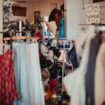 découvrez des boutiques de seconde main éthiques, proposant des vêtements et accessoires durables pour un shopping responsable et respectueux de l’environnement.