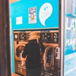 découvrez l'interdiction des déchets textiles dans l'ue, ses impacts environnementaux et les nouvelles régulations pour réduire le gaspillage vestimentaire.