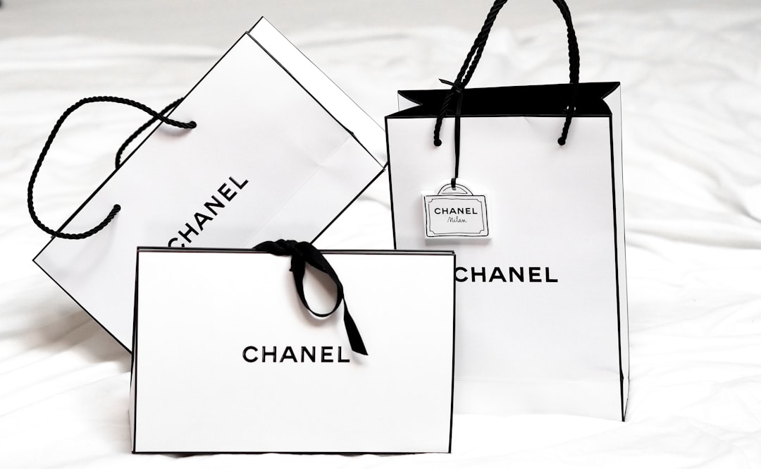 découvrez notre collection de sacs de luxe écologiques alliant élégance et respect de l'environnement pour un style chic et responsable.