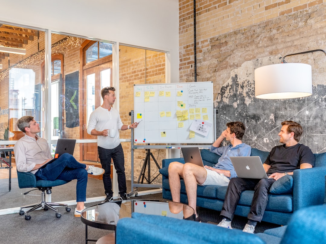 découvrez nos solutions efficaces de recrutement pour trouver les meilleurs talents et optimiser votre processus d'embauche.