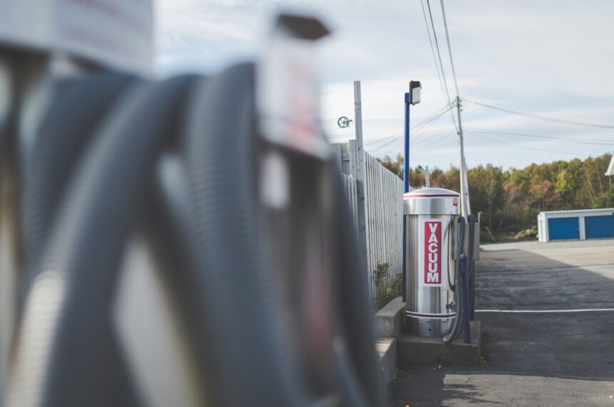 découvrez tout ce qu'il faut savoir sur la surcharge : définition, causes, conséquences et solutions pour mieux la gérer au quotidien.