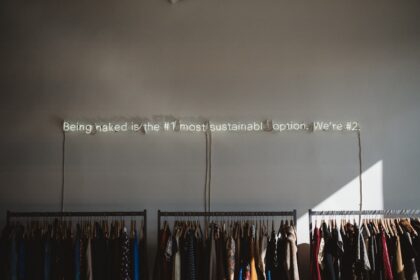 découvrez la mode durable : des vêtements éthiques et écologiques alliant style, respect de l'environnement et responsabilité sociale.