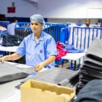 découvrez la réglementation sur la mode ultra-rapide, ses impacts environnementaux et sociaux, ainsi que les efforts pour rendre cette industrie plus durable et éthique.