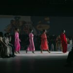 découvrez les dernières tendances et moments forts de la fashion week, l'événement incontournable de la mode où les créateurs présentent leurs nouvelles collections.