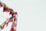 découvrez l'univers de la fast fashion : tendances rapides, vêtements accessibles et styles renouvelés en un temps record pour rester à la pointe de la mode.