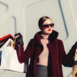 découvrez l'univers de la fast fashion : tendances rapides, vêtements accessibles et styles actuels pour renouveler votre garde-robe en un clin d'œil.