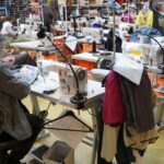découvrez les sanctions liées à la fast fashion et leurs impacts environnementaux et sociaux.