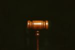 découvrez tout ce qu'il faut savoir sur les procédures de procès, les droits des parties impliquées et les démarches juridiques en cas de litige.