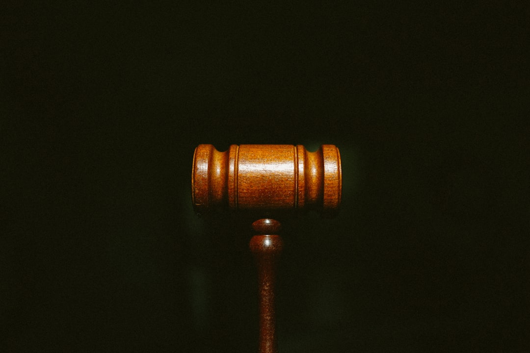 découvrez tout ce qu'il faut savoir sur les procédures de procès, les droits des parties impliquées et les démarches juridiques en cas de litige.