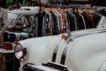 découvrez notre vente de vêtements vintage : des pièces uniques et authentiques pour un style rétro inégalé à petits prix.