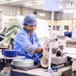 découvrez les dernières réglementations sur la fast-fashion et leur impact sur l'industrie du textile pour une mode plus responsable et durable.